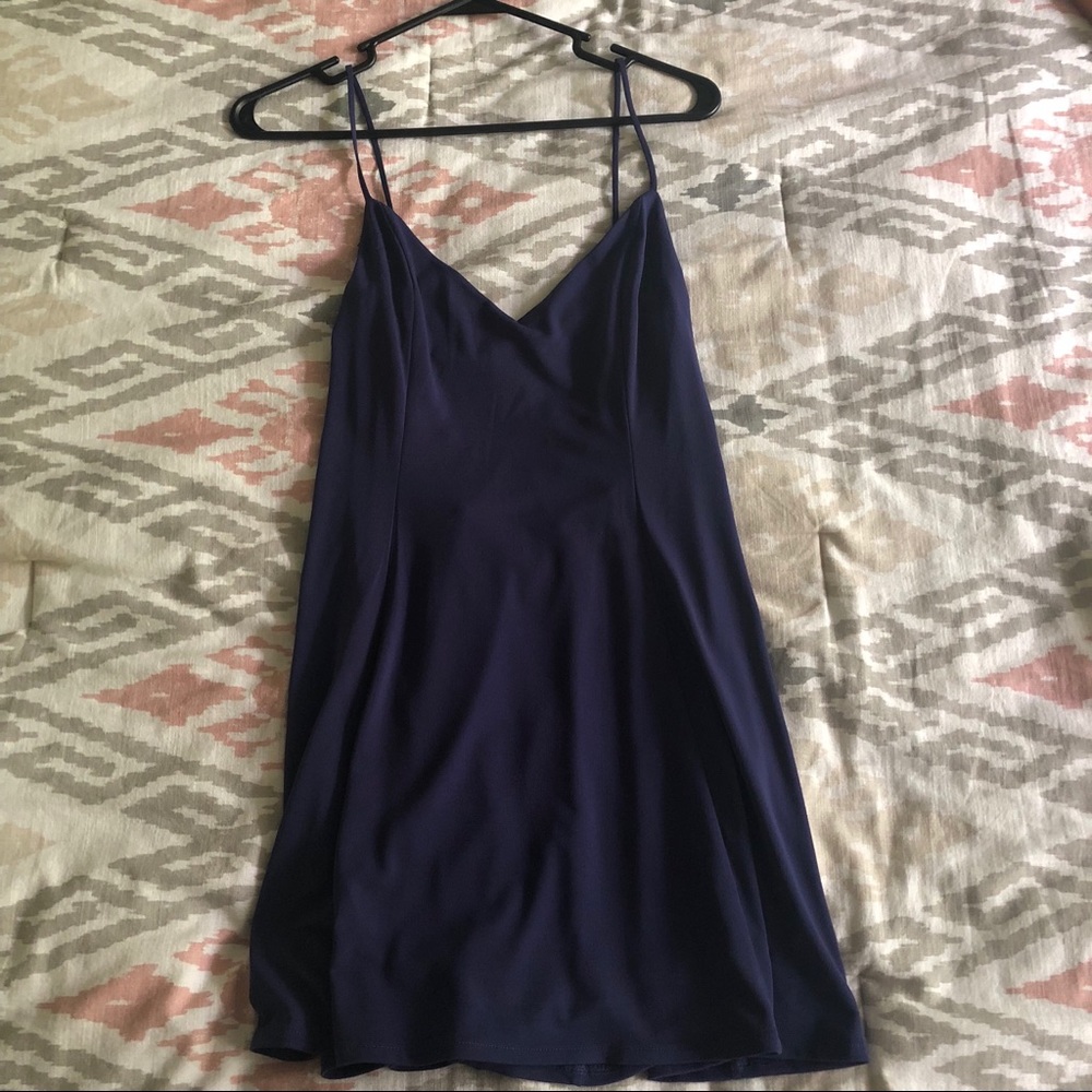 Backless dress - Picture 4 of 4